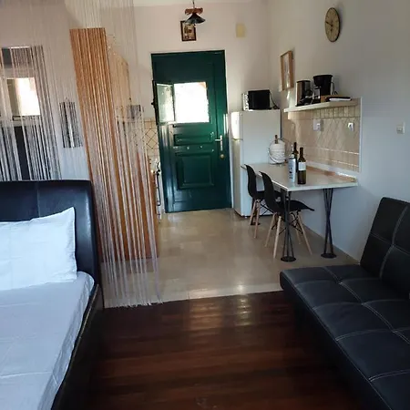 Nikolas Apartmán *